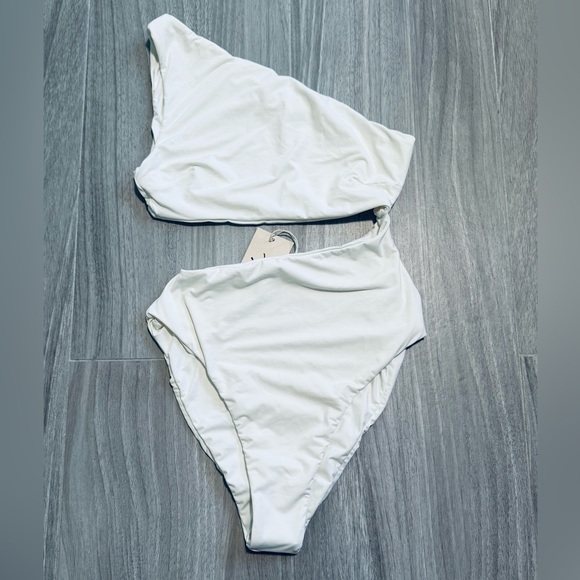 HAIGHT***One-Shoulder White Monokini One-Piece Swimsuit***Size 2 $268 NWT - Picture 3 of 7